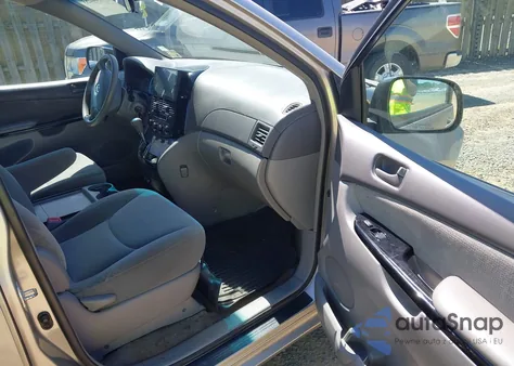 2005 Toyota Sienna Le z USA, uszkodzony, nr VIN 5TDZA23C25S278991